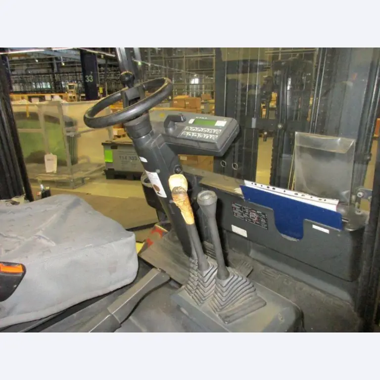 Nowe i używane części zamienne i maszyny (1 500 części łożyskowych: hydraulika, robotyka, pneumatyka i automatyka)-7